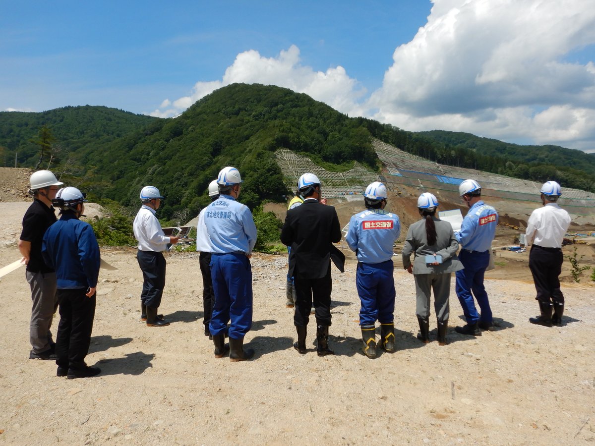 chokaidam_mlit's tweet photo. 6月25日に、#鳥海ダム 第9回建設事業マネジメント委員会を開催し、事業費等について説明を行い、委員の皆様からご意見をいただきました。詳しくはHPをご覧ください。

https://t.co/7wsUq9RGxY

#ダム
#ダム建設事業 https://t.co/xpy4cmBWmp