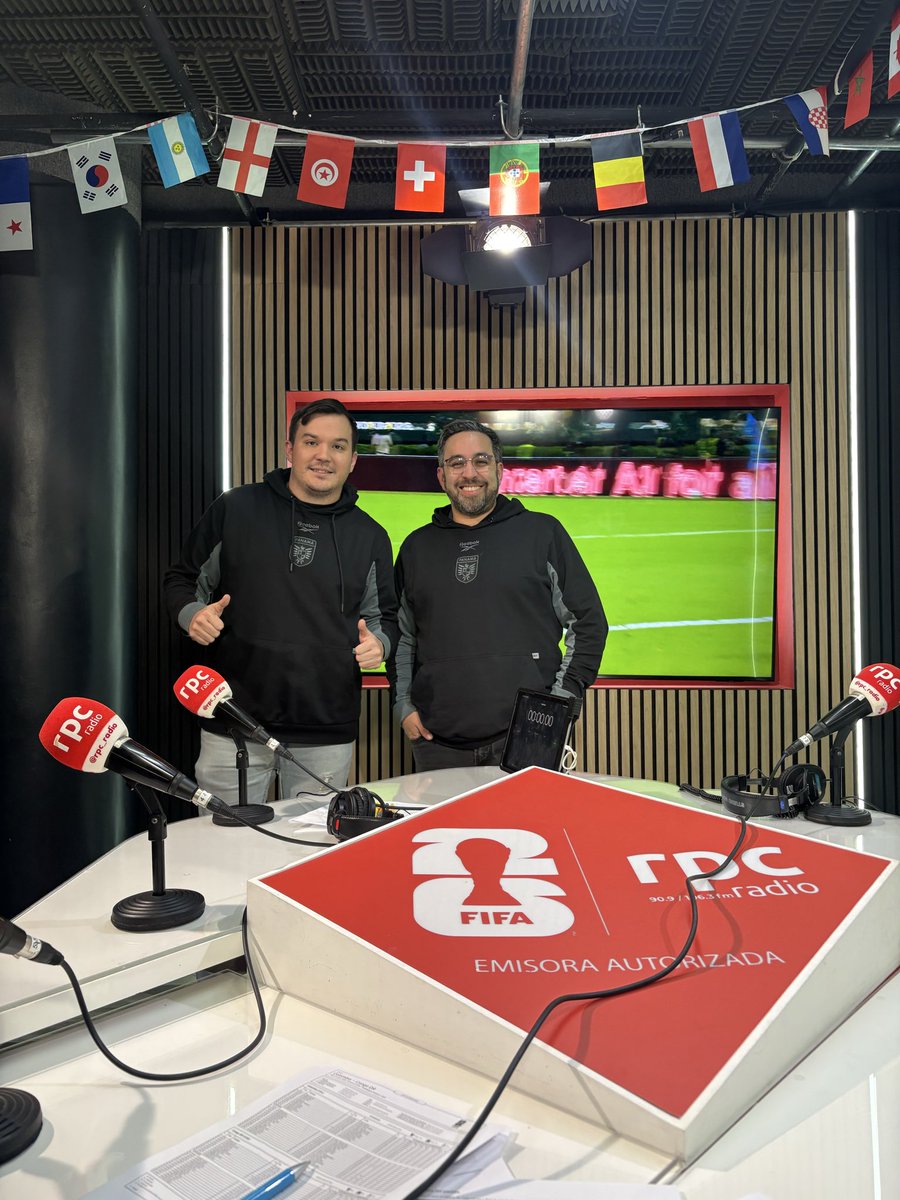 AlejandroR507's tweet photo. FIFA World Cup 2026 🏆⚽️

Narrar mi segunda Copa del Mundo es algo que no tiene explicación lo que significa. Nuevamente acompañando a los campeones del aire de @rpc_radio 🫡❤️

Les dejo algunos de los relatos que tuve durante el Mundial. 🎙️🧐 https://t.co/5WFUYwVKkf