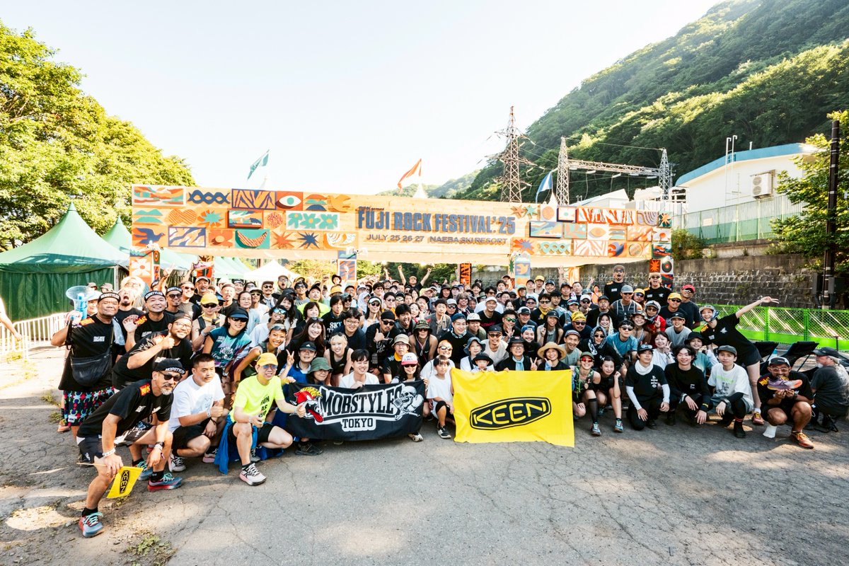 mobstyles_staff's tweet photo. FUJI ROCK RUN'26、事前申込枠は両日とも満員御礼！
ありがとうございます！
2日目のプロギングは、7/24(金)にYELLOW CLIFF KEENブースでも受付します！
先着順ですので、お早めに！🔥
フジロックの朝を皆で走って、きれいにして、最高の1日をスタートしましょう🌿
#MOBSTYLES #KEEN #フジロックラン https://t.co/qcgUk8nBwU