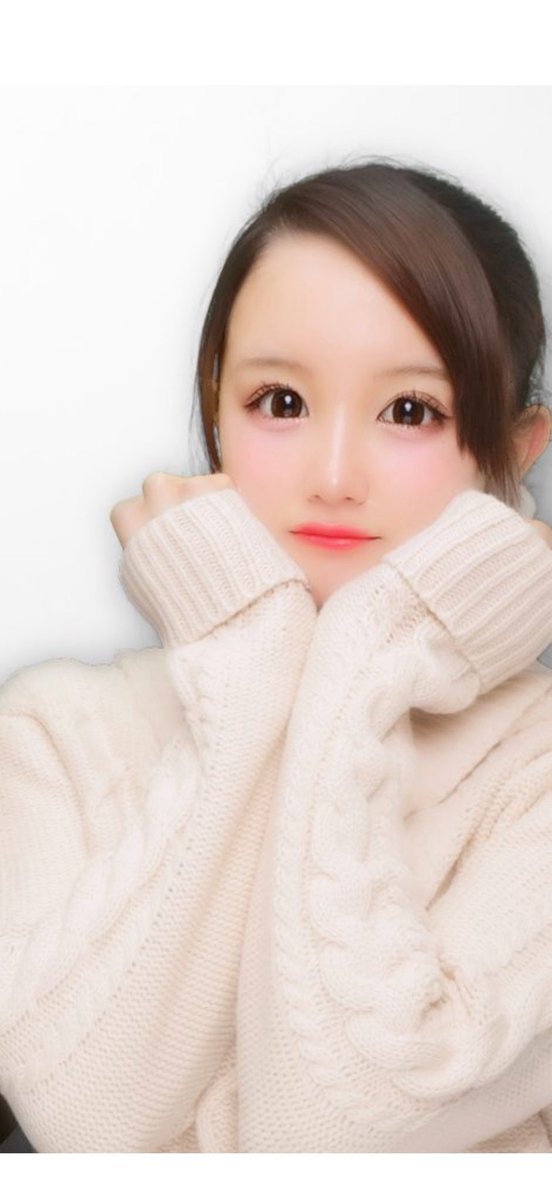 eccentricbambi's tweet photo. 整形前(16歳)の頃の二重はこんな感じで、幅広二重に憧れてアイテープ貼って寝てたからずっと片目だけ癖ついて三重になってた。

当時はナイトアイボーテで本気で理想の二重になると信じてました。
ガチ懐かしい。 https://t.co/aESMS4khwh