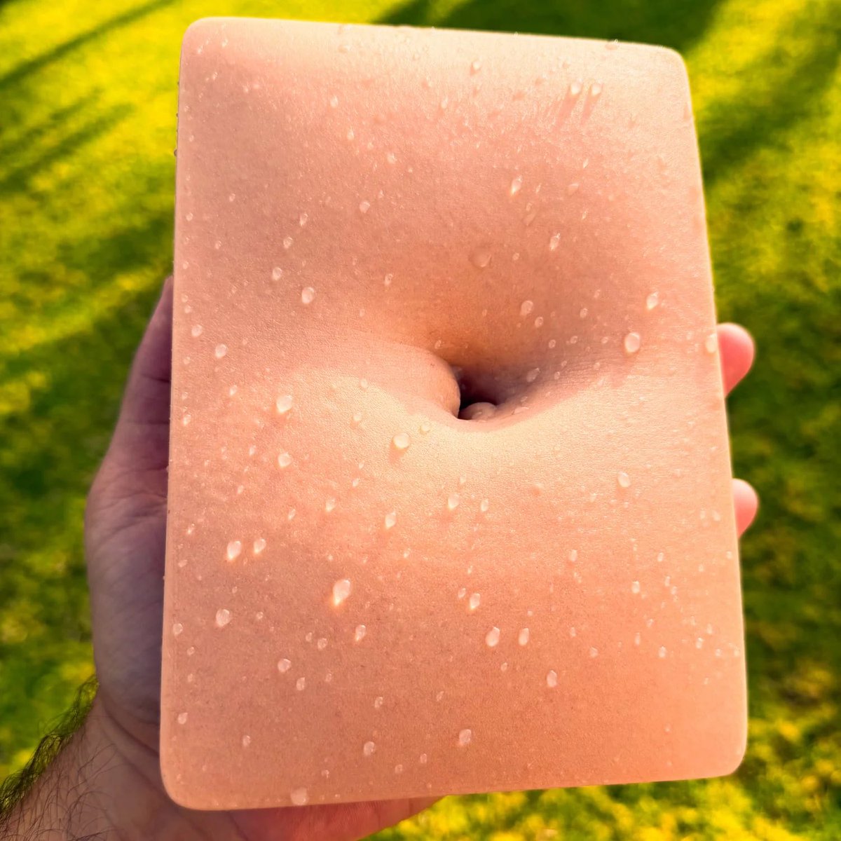 outiebyte's tweet photo. Hey there! For those of you that don’t know, I make silicone replicas of belly buttons! They’re casts of real bellies so they have a ton of detail. Not only are they super squishy, but they come in a number of different colors for you to choose from. https://t.co/yPwlyAa2sG https://t.co/bBgqKgIXoW