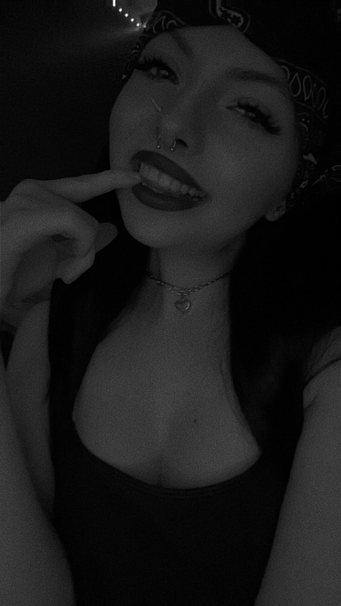 cherryy_decay's tweet photo. Bonk🖤 

#alt https://t.co/Ze5g6UJ2B6