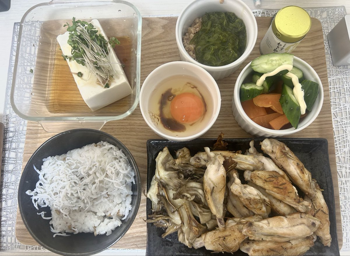 Sin99D's tweet photo. 株はうまくいかんな
食べることだけ楽しむ
#飯
#自炊 https://t.co/Am9SfYA2c3
