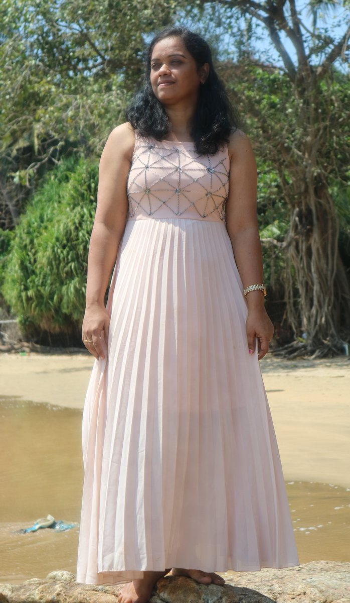 LeoDhasCo's tweet photo. Follower anni🥵PART-1
Ava legs🦵&amp;kolutha mølăî shh😋avla paduka potu legs ah kiss pani echi vadiya nakkite mela poi ava køøthiya nalla nakki👅ava gaaji ah thoondi vittutu🥵Kolutha mølăîyă kasaki sappi eduthute veri theera øthu ava &amp; koluthan &amp; purushana en sunniya øømba vidanu🍌 https://t.co/ZT0H3zLDMW