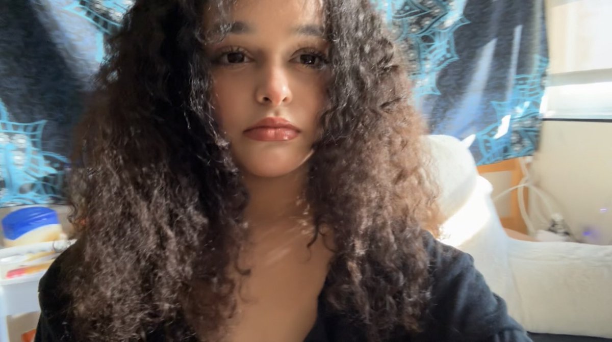 bIuedove's tweet photo. felt cute might delete later https://t.co/lW6yaAk3B0