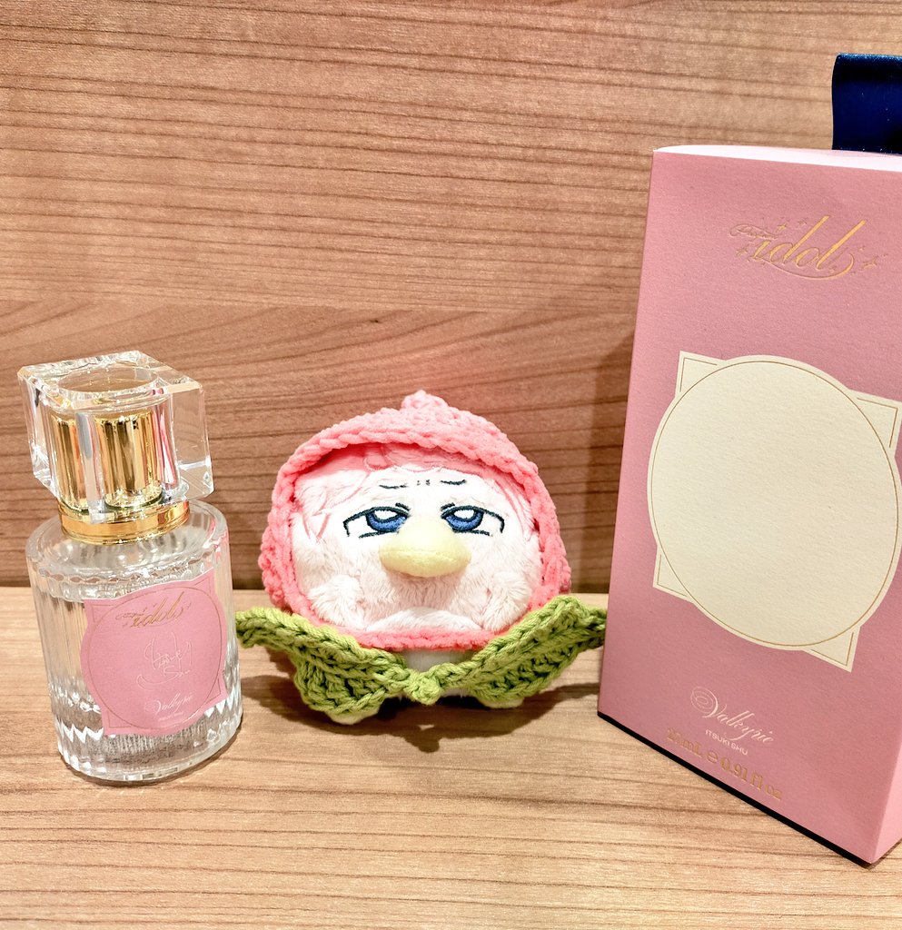 KanaeNezi's tweet photo. たまには自分につけてみよう

斎宮宗を身にまとったら何も怖くないな

例え朝からお弁当の日だったのを忘れて、一旦送ったあとにお弁当作って届けて、その後すぐにお迎えの連絡がきて病院へ連れていき、なんの問題もなかったので再び登園し、約束の妹の引っ越し手伝いに1時間遅刻している今でも https://t.co/6AA9ZeXi0b