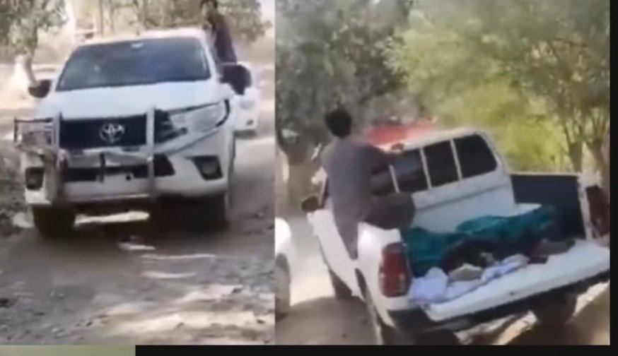 Truth_bites30's tweet photo. @Iyervval @OfficialDGISPR First let them provide dignified transport https://t.co/BdRJ0EhvLB