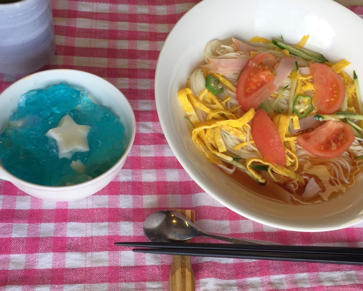 kuushinelm's tweet photo. 〔七夕行事〕
グループホームの昼食は七夕そうめんをみんなで作りました。願い事はスタッフに手伝ってもらいながら自分で書きます。『年金・・』とはリアルなワードが出ました。みなさん健康で長生きしてください。
＃高齢者複合福祉施設　＃特養　＃グループホーム　＃介護　＃七夕 https://t.co/tX8NmY33Du