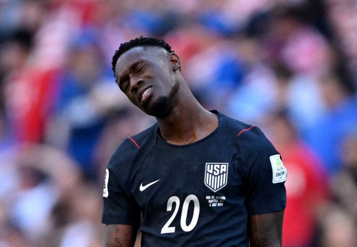 MarioNawfal's tweet photo. 🇺🇸 The U.S. men's soccer humiliation ritual just refuses to end.

The team lost 4-1 to Belgium, got eliminated, and STILL banked $16 million, almost half of which goes to the women's team not playing until 2027.

That's $6.4 million for a tournament they aren't in.

That's roughly 246K for EACH player...

Cue the old Rapinoe clip about there being no evidence men are better at sports, made while one team's results bankroll the other's😂

Source: NYP, @libbyemmons / Writer: Daniel