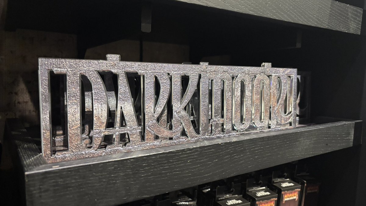 ItsZackBack's tweet photo. New to me: Dark Universe Darkmoor merchandise. Found at The Manor Storehouse at Universal Epic Universe!
-Acrylic Sign
-Mystery Pin Set
-Themed Glass
-Limited Edition - Darkmoor Well Pin https://t.co/ch9KWkSGp0