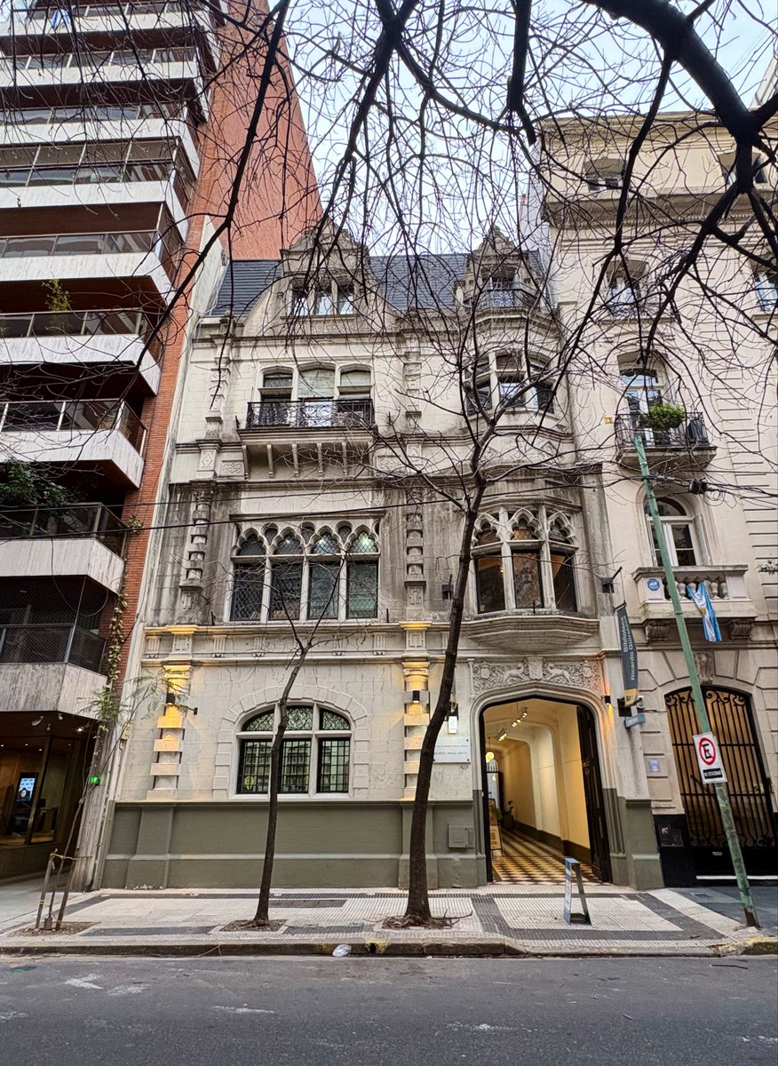 ssssoraya_'s tweet photo. Fuimos a la Güiraldes, de petit hotel a biblioteca 🫶🏻 https://t.co/4XGmhSf5vw