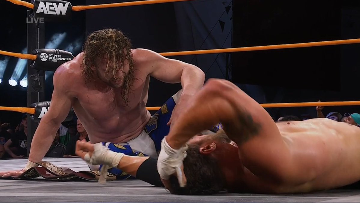 SeanRossSapp's tweet photo. KENNY OMEGA IS AEW WORLD CHAMPION https://t.co/erFB8VA9Ox