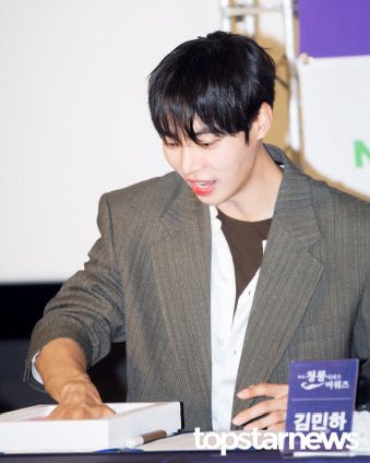roo_ooom's tweet photo. 진짜 애기였던거야 응 … https://t.co/nNxYeO3Px3