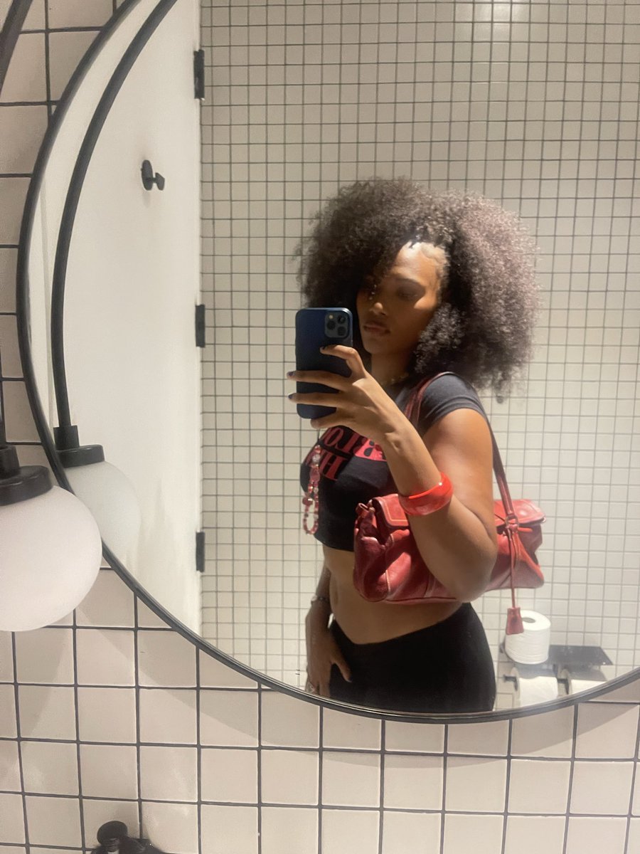 madeincapeverde's tweet photo. Tishe said call the feds π£οΈ the waist is missing! #absloading #nowaistbybirthday #leobaby #capeverde https://t.co/YBidqptaIP