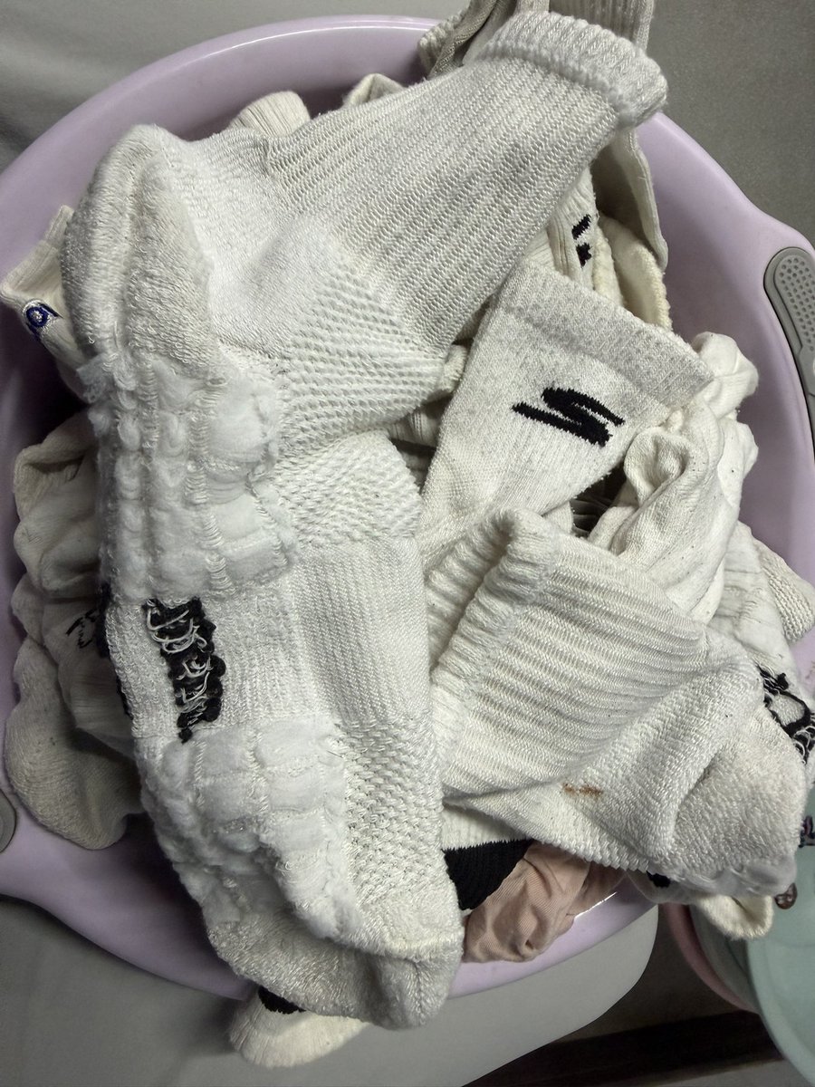 didibridge123's tweet photo. 来个狗狗闻爹的原味🧦 https://t.co/nJGXP4jq5p