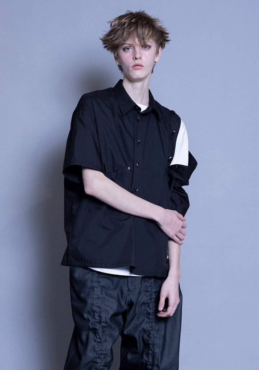RESTOCK☑️ OPEN ARMS SHIRTS ¥25,080-. CROSS BELT TEE ¥21,780