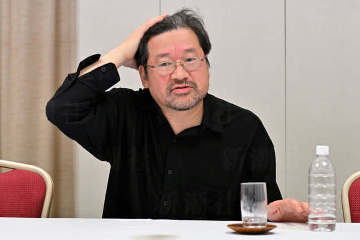 Awakend_Citizen's tweet photo. 【佐藤二朗さんが新潮インタビューで語ったこと】

・橋本愛への「ハラスメント」発言は恣意的な切り取り
・怒った言い方はしておらず丁寧に話している
「橋本さんの心の傷が最大限、尊重されるべき社会であってほしい」
「これからも夫婦役を務める相手に対して、日常的なものも含む身体接触に関する制限を事前に共有することなく求めていくのであれば、役者は続けるべきではないと僕個人は思います」
「今回は二人でいいお芝居をして、いい作品にしましょう」
・橋本さんは最後に笑顔で応じた

・その後、フジ側の弁護士から”取り調べ”を受けた佐藤さん
「橋本さんが潰れたら、佐藤さんのタレント生命にも傷がつきますよ」
と脅しのようなことを言われる

・さらに弁護士からは様々な無茶な要求が告げられ、佐藤さんは睡眠障害を更に悪化させることになった

確かに佐藤さん、肌がめちゃめちゃ荒れてる
心労は相当なものだろう

https://t.co/wMwWVYALj5 #デイリー新潮