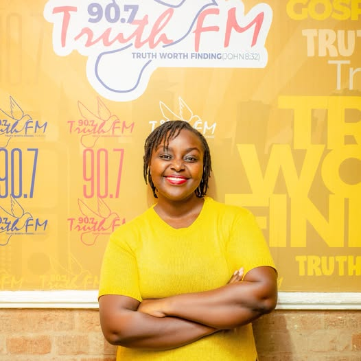 Truthfmkenya's tweet photo. Our lives can get challenging and we can quickly get discouraged. In those seasons where we feel hopeless, the best thing is to 𝒈𝙞𝒗𝙚 𝙩𝒉𝙖𝒏𝙠𝒔. 
Join @terryseih on #DawnBreak #TheBreakfastVoiceOfTheCity #TurnBackThursday
CALL 0727907907 https://t.co/w20eaILfJy