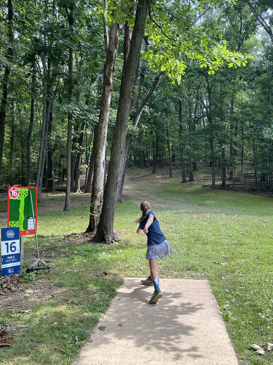 HaydenWiebusch's tweet photo. 2026 PDGA Junior Worlds (Wednesday)
Second Round @ Deer Lakes - currently in 13th Place in FJ15
#bedynamic
#discgolf
#growthesport
#kidsdiscgolf
#respecthergame
#throwpink https://t.co/h1KughzhYy