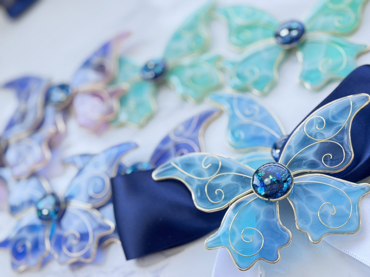 karasu_handmade's tweet photo. すごくありがたい大きなお話きましたが、
我が家お金なさすぎて断念しました！！

悲しいけどしょうがない🥲

かなりのチャンス逃したとは思う…
でもその資金あったら、まず引っ越したい…

悔しさ糧に、引っ越し資金頑張って稼ぐ！！！
欲しくなるような蝶作ります💪✨ https://t.co/cnqfDw8hnZ