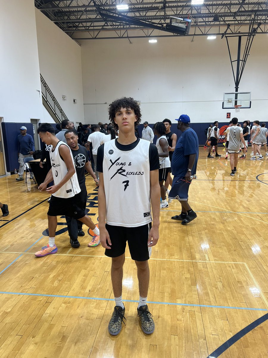 BigTimRevue's tweet photo. Class of 2028 6’5” combo guard @Logan_Brown_28 of @YnRbball Brim 16U had 14 points on 3 threes in win over @renegade_club. Showed a nice lefty stoke from the corners. Gets to his spot in transition and ready to shoot in half court. Plays at @stlvikinghoops. #iybasummershowcase. https://t.co/FPgu7Fg5ja