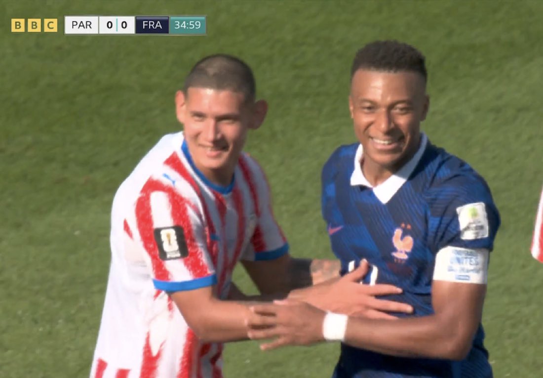 claudialo_o's tweet photo. Ya se encuentra publicado el nuevo capítulo de mi fic Mbappé x Cáceres, se puso interesante. JAJAJAJAAJAJ https://t.co/A5f8VgunQR