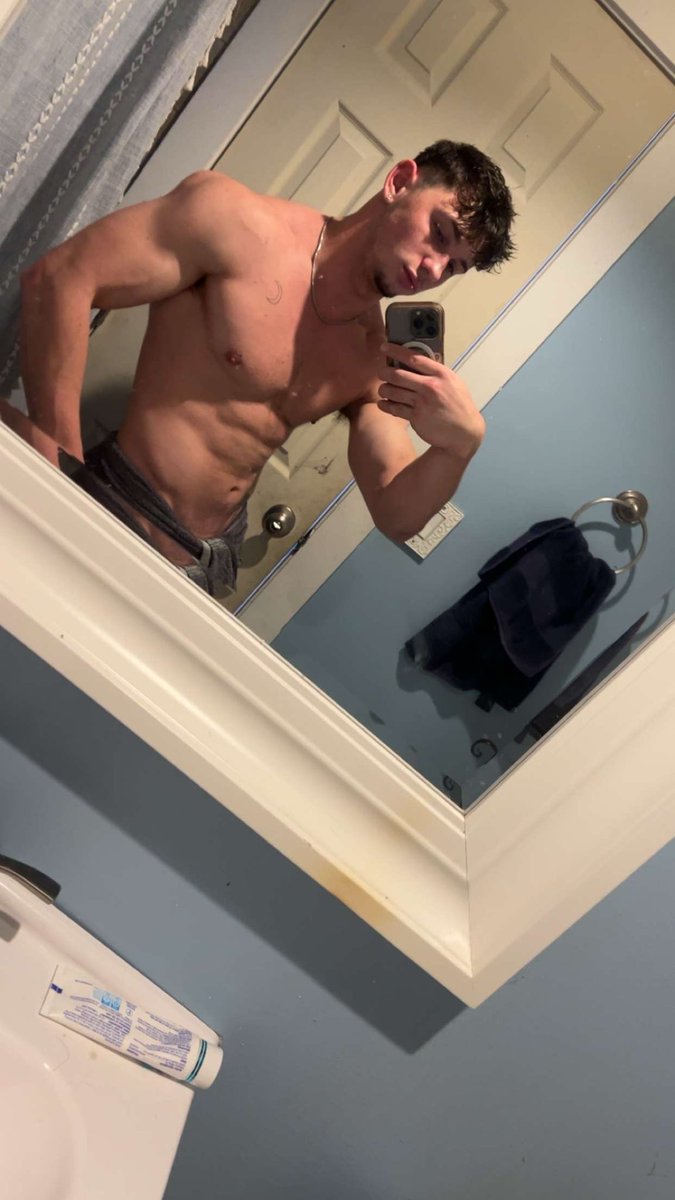 foreignnprice's tweet photo. #straight #horny #trade #nsfwtwt* #nsfwtwt* #sext #nutvid #abs #masturbation #daddy #twink #fuck https://t.co/I4MlQ3wedY