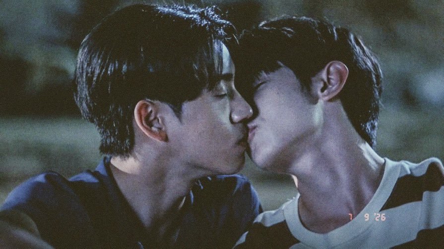 MybabyboyAlmond's tweet photo. ถ้าดูดีๆจะรู้ว่าใครจูบใครก่อน แม่หมวยหรือป่าวที่ต้องเก็บตังค์ 

#Almondbabybigboy #ProgressPassawish #AlmondProgress #WhenOrangesFall #WhenOrangesFallQ9 https://t.co/uYTPWuGtX7