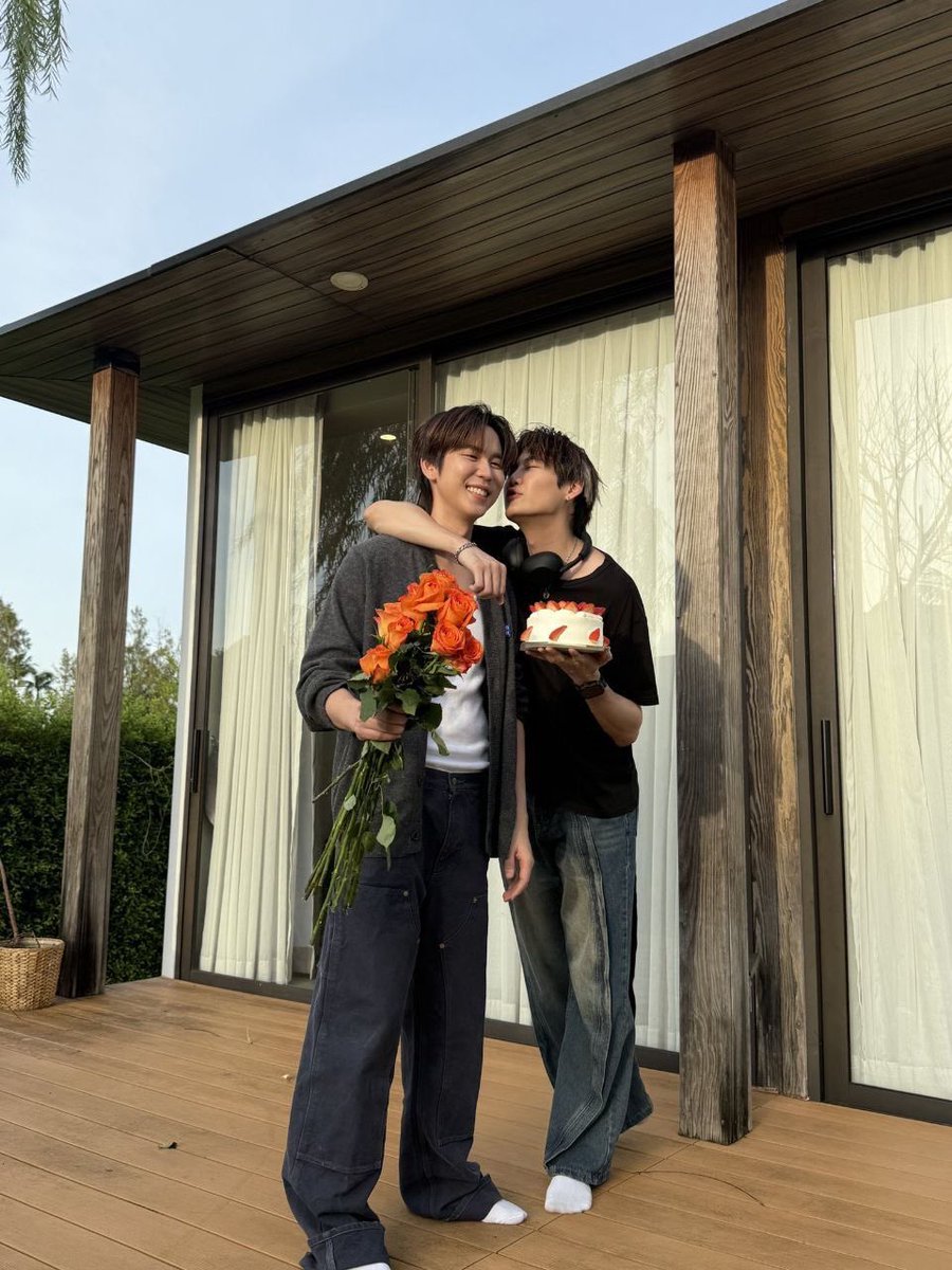 cleo0_cn's tweet photo. Good morning 🥦 family!
Tomorrow is our BounBoun's Birthdayy!! Super duper excited!! 🥳🥹

Wishing everyone a sweet and lovely day!! 🥰❤️🩵🥦🫶🏻

#BounPrem #บุ๋นเปรม 
#bb0un #prem_space https://t.co/52qzBpynxq