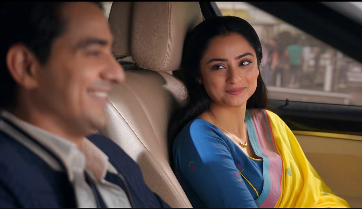PC_PC1195's tweet photo. Bas first few seconds hi dekh pa rahi hoon🥹

Noyo: “Ek badmaash ladke se thoda-thoda lagao sa ho gaya hai.” 🤍

Ishaan: “Woh badmaash ladka toh sabse zyada lucky hai.” 🥹❤️

The way they both smile at each other… so cute! 🫶

Ab kuch dino tak Mumbai wale episodes hi dekhne honge

Pata nahi phir kab dono saath honge aise hste hue🥹🥹

#Sairaab #ishanika