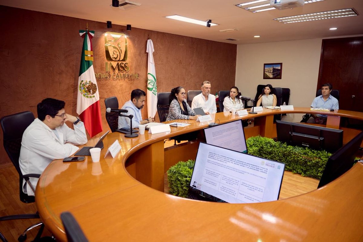 JLavalleMaury's tweet photo. Llevamos a cabo una reunión de trabajo con la Dra. Flor Rodríguez , titular del @IMSS_Camp, y la @sdacampeche, @RoxanaRiveraP, para dar seguimiento a las acciones relacionadas con el seguro social para las y los productores cañeros.
Fortaleciendo la coordinación institucional para avanzar en mecanismos que brinden mayor certeza y protección a un sector estratégico para el desarrollo agroindustrial de #Campeche. #EconomíaCampeche