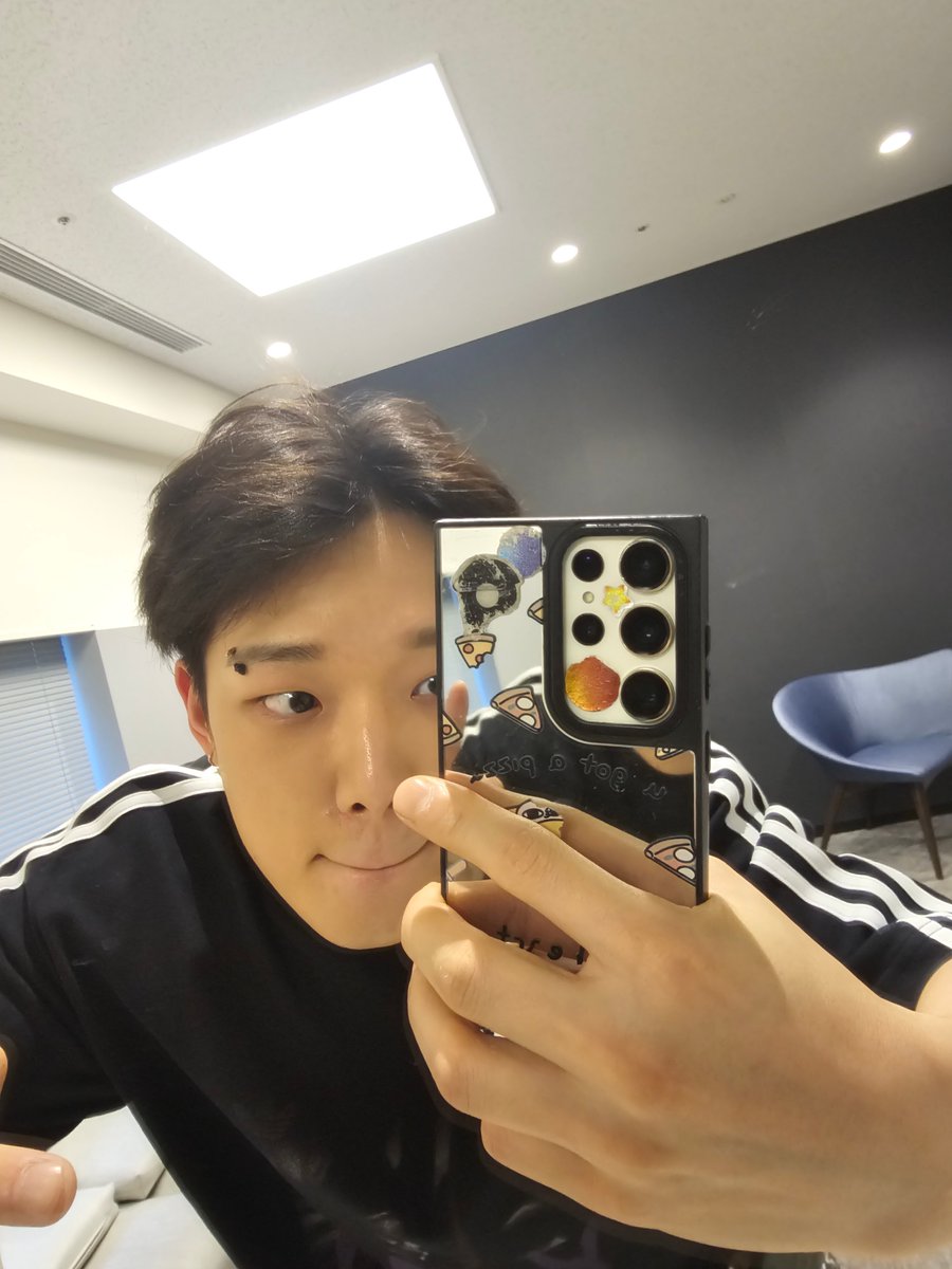kjiwonfiles's tweet photo. BOBBY 📸💬 https://t.co/6MOAbRwm2J