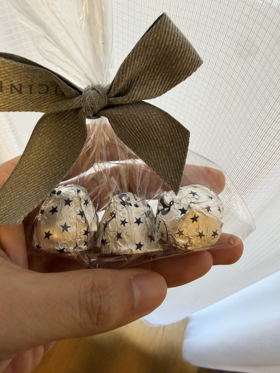 KEIWATCH1's tweet photo. 最近このチョコばっかり食べてる https://t.co/f95HcnxCLP