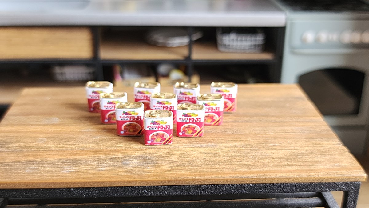 Turmerick2's tweet photo. 1/6サイズ1/12サイズのドロップ缶出来た～✨
販売は
７月11日、12日に開催される
東京ドールハウス•ミニチュアショウにて
詳しくは　
@dollshouse_jp
さんのhpでご確認ください🙇‍♀️
ブースはB-15
グループ名 Trois Rêves（トロワ•レーヴ）3つの夢
３人で出展します🙌よろしくお願い致します🙇‍♀️❤ https://t.co/B75B8EQyIe