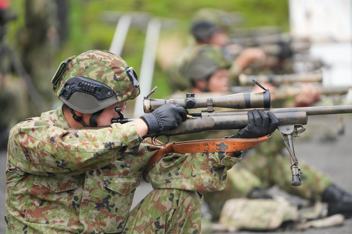 JGSDF_ITAZUMA's tweet photo. #第３４普通科連隊 は集合教育「狙撃」において、教育希望者による基本射撃検定を行いました。射手となった隊員は制限時間内に号令に基づき示された目標に対して射撃し、その技能の評価・判定を受けました。

#板妻駐屯地 
#34i 
#狙撃 
#スナイパー https://t.co/yZfBTkemqi