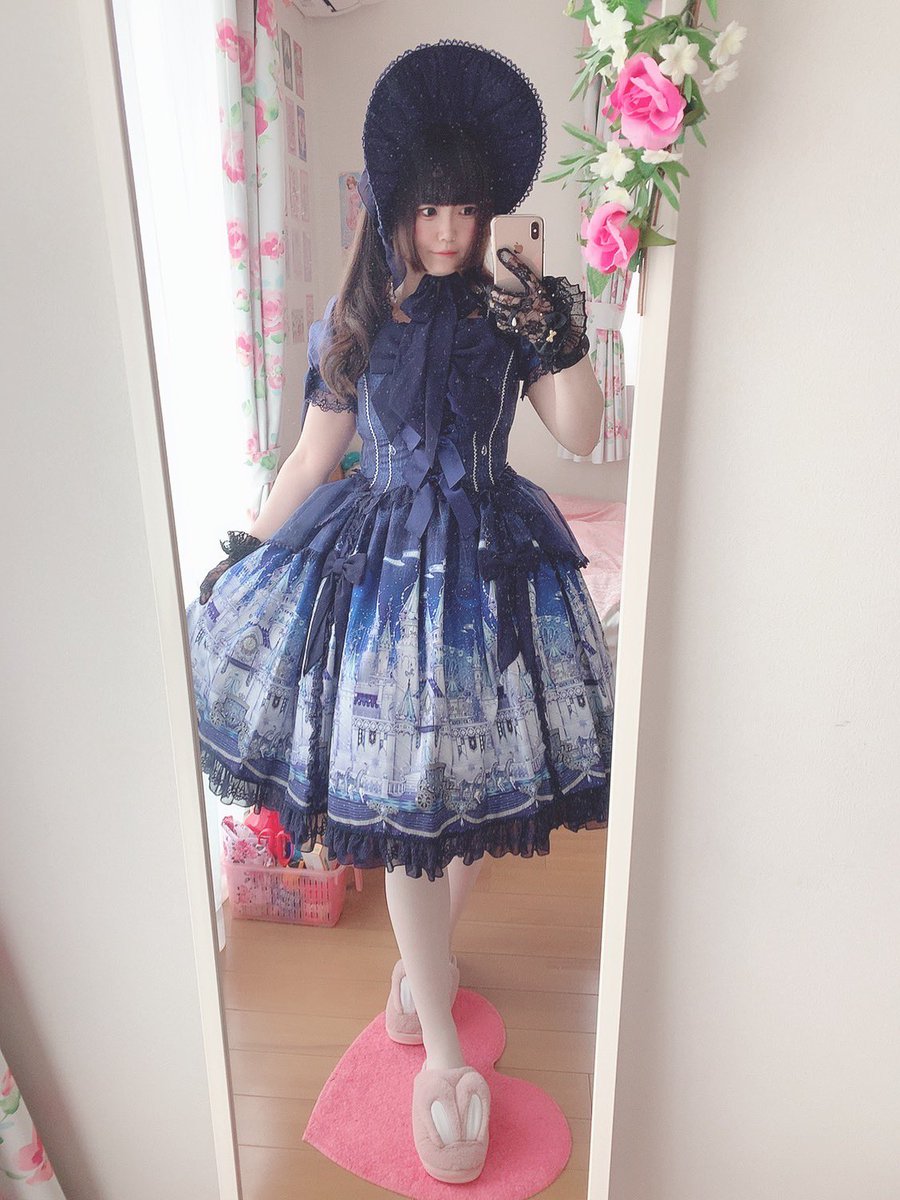 ayanon6822's tweet photo. メタモさんのプラスサイズ、すごく助かる…BABYは全シャーだったらギリギリ、プリティはシャーリング入ってても無理🤣笑

太る前はプリティ着まくってたのになぁ💦
#ロリィタ #angelicpretty https://t.co/m55bu2WbaX