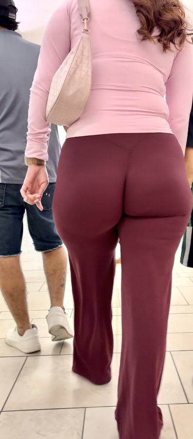 EmoxcoreJha's tweet photo. I went to the market today and I didn't expect to find this. #candids #creepshot #candid → CHECK THE BIO 💦 https://t.co/xcV5Q9qnnY