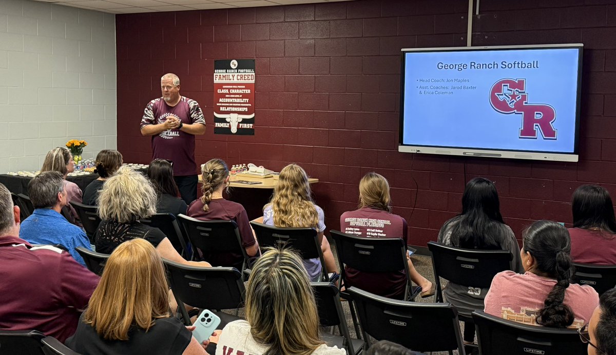 carrieyanta's tweet photo. @Ranch__Softball @WeAreGRHS @CoachADutch @GRHSABC  
GReat turnout to meet our new softball coach tonight! https://t.co/EsIMgD2CPm