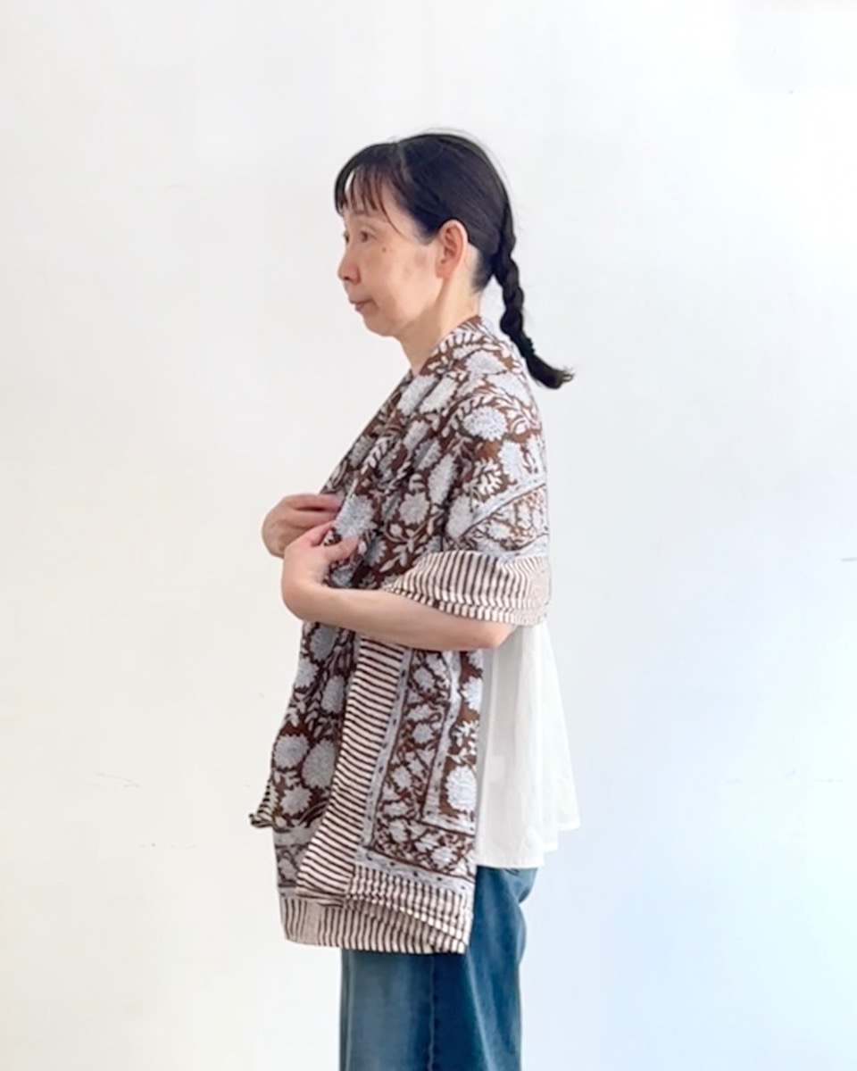 cholonshop's tweet photo. 定番「ブロックプリント大判ストール」の新柄がたくさん入荷しました! 夏の必需品の大判ストール。みなさんにおすすめします。
https://t.co/oZNtpyG9z4
https://t.co/5LT6Q7mmdp
#cholon #チョロン #cholonチョロン #cholonshop #ブロックプリント #ストール #インド #コットン #大判 https://t.co/8VsB7AlHlF