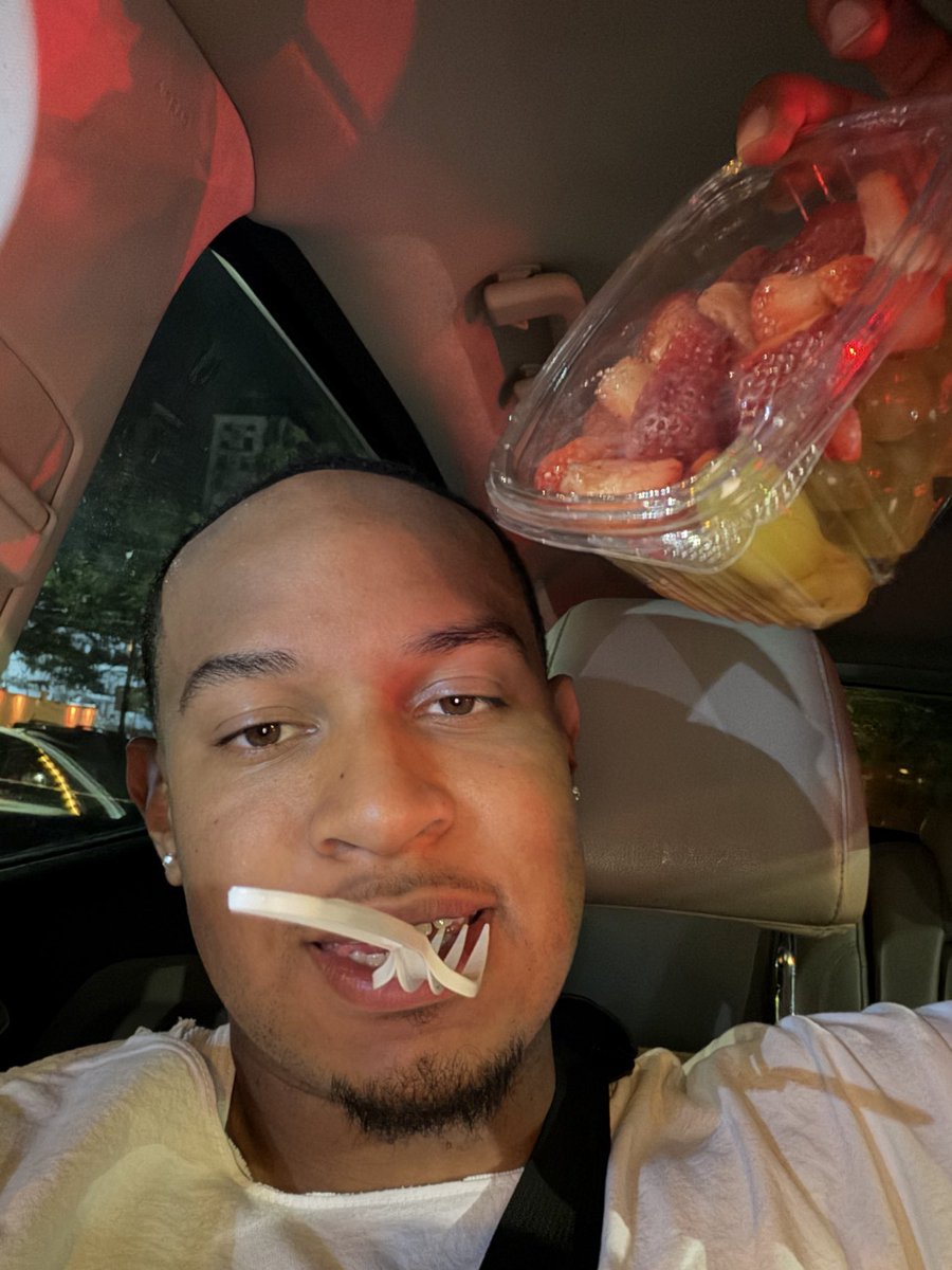dennranoff2x's tweet photo. Glad that I been through a lot, it made me a monster! 🥶 #IMBACKBTCH🥂 #JustTheStart🔥 #NewMoneyEveryday🏦 #SummersOurs🏆 #LongLiveMyFallenSoldiers🕊️ https://t.co/uUTH1ejnlH
