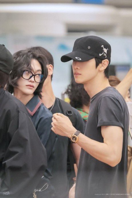 zyongnen's tweet photo. janggal banget udah nggak airport divorce sekarang AIRPORT HONEYMOON https://t.co/qHJFV5jAV0