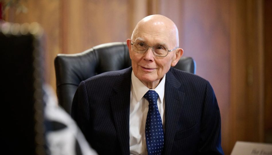 PeacemakingSt's tweet photo. President Dallin H. Oaks (@OaksDallinH) on the negative effects of gambling:

"What does gambling do to its participants? The attitude of taking something from someone else in order to enhance our own position—the essence of gambling—leads us away from the giving path of Christ and toward the taking path of the adversary. The act of taking or trying to take something from someone else without giving value in return is destructive of spiritual sensitivities."

Profound counsel from a prophet of the Lord.