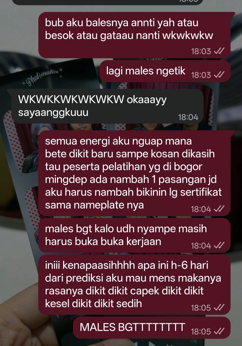 azemays's tweet photo. semalem rasanya capek bgt wow terus nangis terus my amazing bf tsb nemenin gwejh call cuma buat denger gue yapping abis itu lanjut scroll tiktok https://t.co/ibzxyuGyaW
