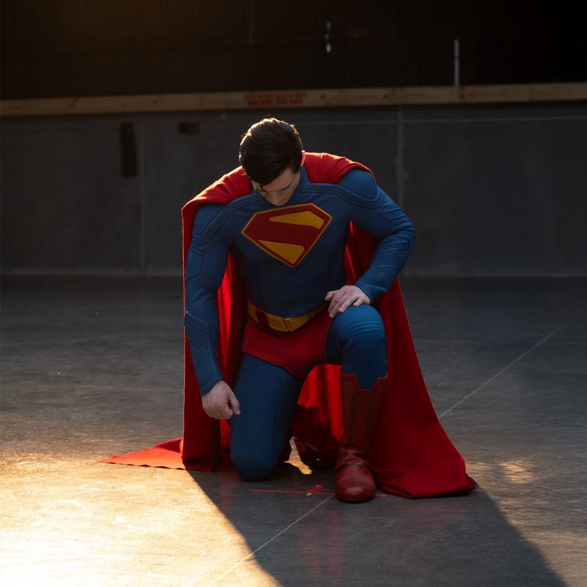 DCxperience2022's tweet photo. #Superman https://t.co/nt6tRKaMjt