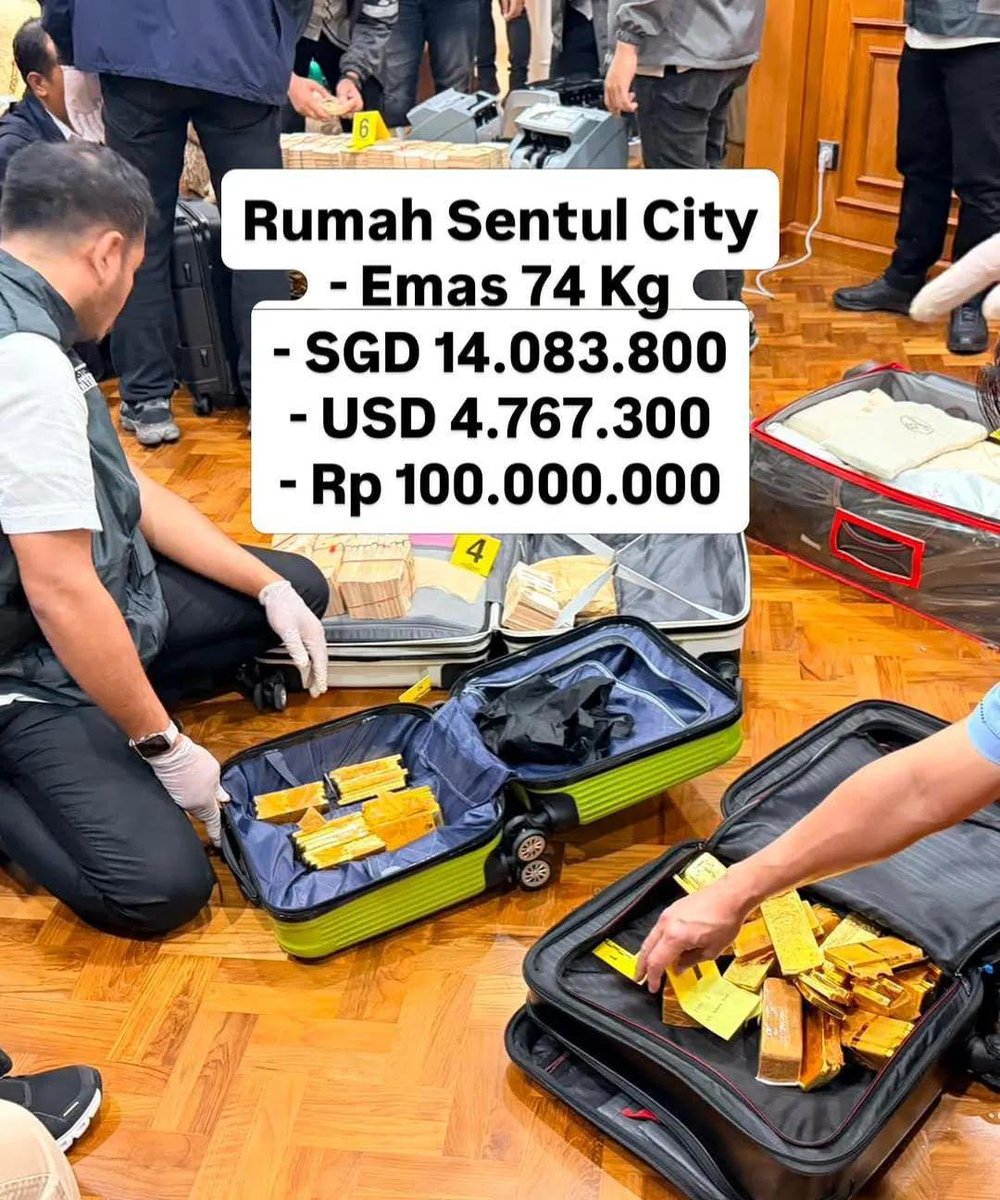 s0ftgurll's tweet photo. Sumpah shock banget sebanyak itu nilep duitnya...ni rincian semua yang udah digeledah gais jangan kaget udah di sebut MEGA KORUPSI katanya sampe rumah blio dijagain tni 👀

Kira kira uang sebanyak itu bisa buat apa aja yaa klau ga dikorupsi 😌☝️ https://t.co/ZJHtnAIdV9