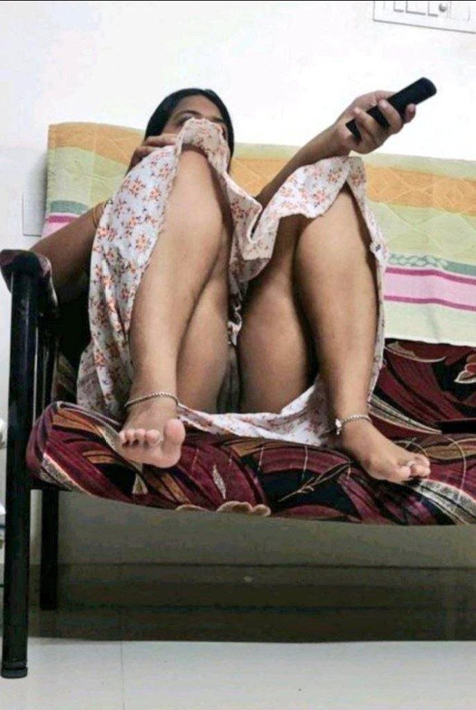 Devil_Gang_06's tweet photo. இந்தமாதிரி உங்க முன்னாடி உக்காந்தா என்ன பண்ணுவிங்கனு கமெண்ட் பண்ணிட்டு போங்க https://t.co/RsVhFvcqpq