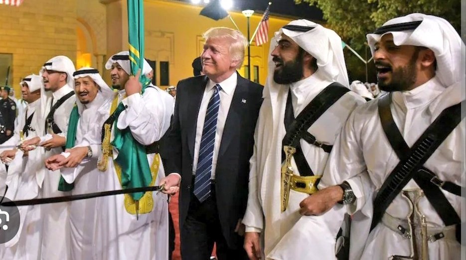 MotownDR's tweet photo. @ImperiumFirst This is all fake posturing by Trumpguzzler Alex-- call us when he walks up to 'MBS' and says same...otherwise: https://t.co/ci5esM38Eg