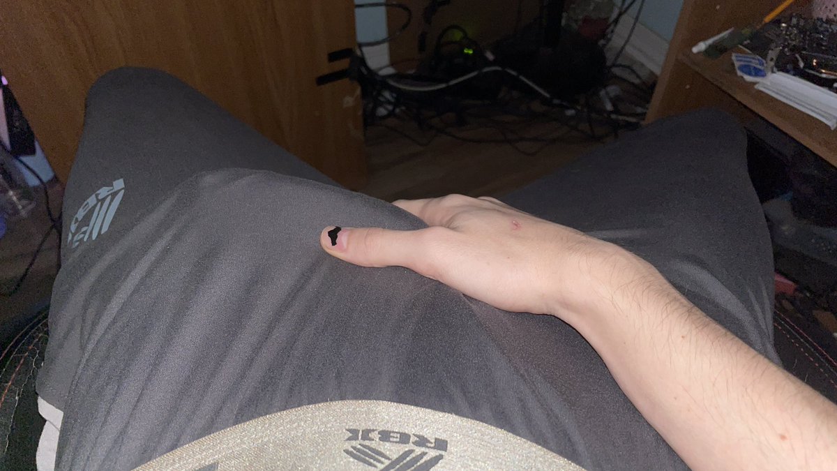 ghostfatherer's tweet photo. who should be under my desk ? :)
#nsfwtwt #nsfw https://t.co/7HwYVj4Jcp