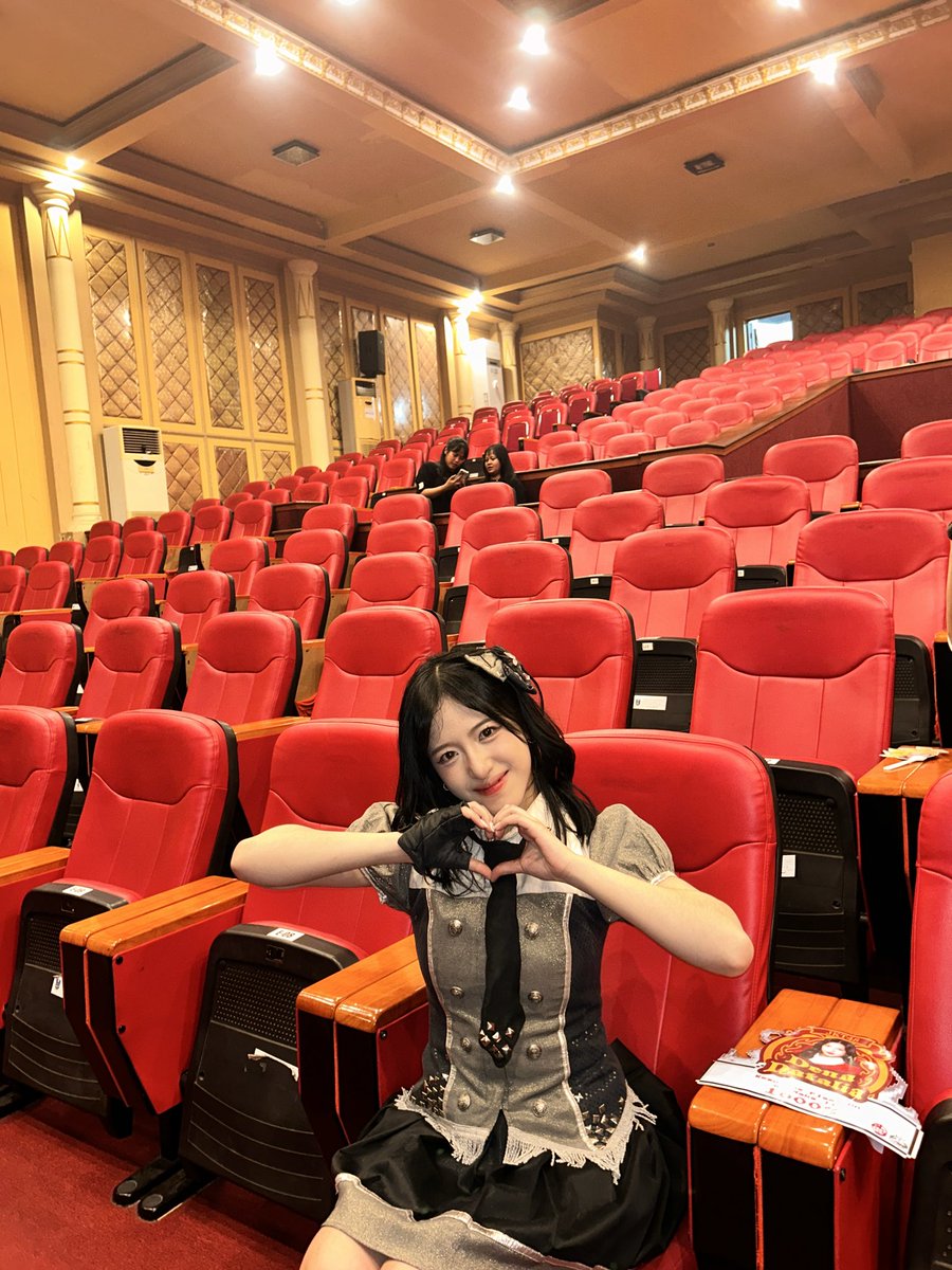 Danella_JKT48's tweet photo. surabaya terima kasih banyak untuk energi dan kehangatannya! 🥹🫶🏻 tunggu kita lagi yaa #PassionShow ❤️‍🔥 https://t.co/88cEFIWcLP