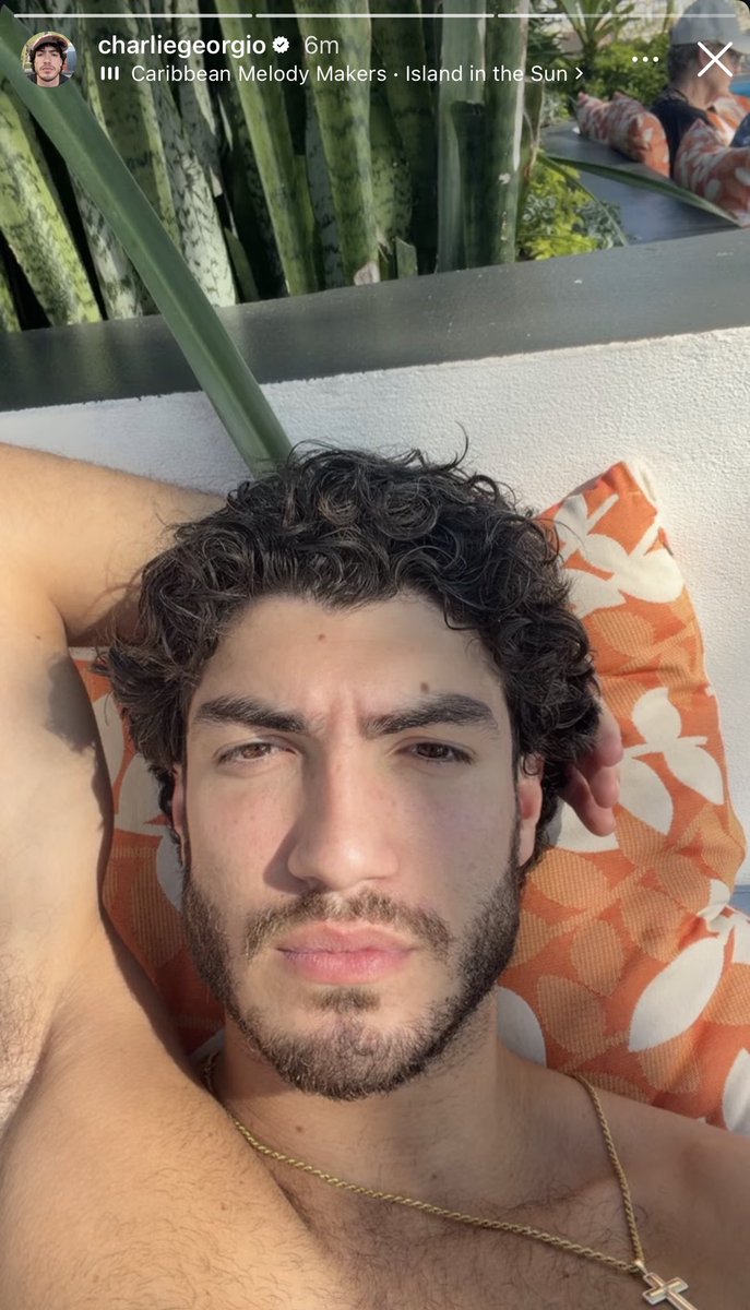 dreamsoflife34's tweet photo. CHARLIE HAS ENTERED THE VILLA FOR FAMILY DAY 😭😭😭😭 #loveislandusa https://t.co/Gljoxnpg6L